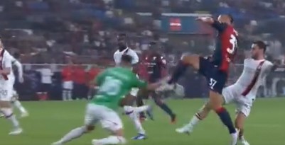 Olivier Giroud makes unbelievable save (Video)